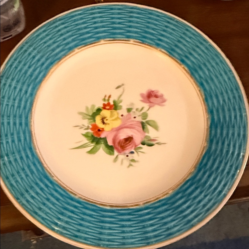 Elegant Floral Porcelain Dinner Plate in Turquoise